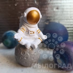 Космонавт на луне 